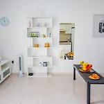 Sea Breeze Апартаменты *